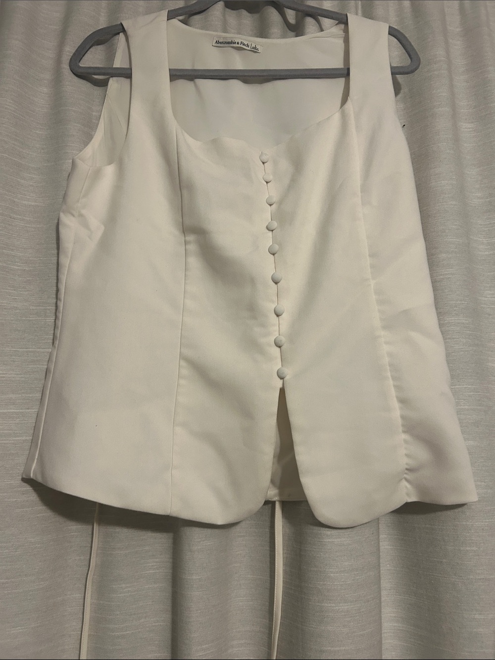 Abercrombie & Fitch Cream Button-Front Sleeveless vest